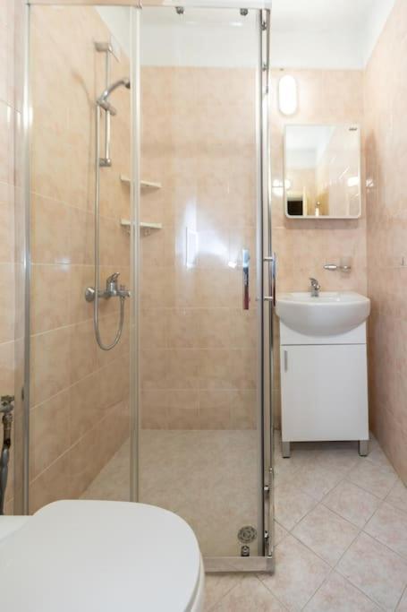 Апартаменты Sunny & Convenient On Dondoukov Blvd, 1 Bdr Zaimov София Экстерьер фото